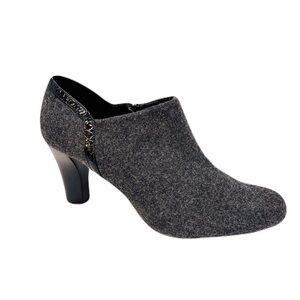 Liz Claiborne Gray & Black Tweed Heeled Ankle Booties